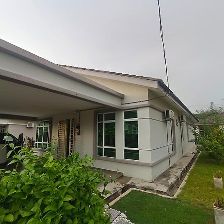 Nouri'S Homestay Melaka Exterior photo